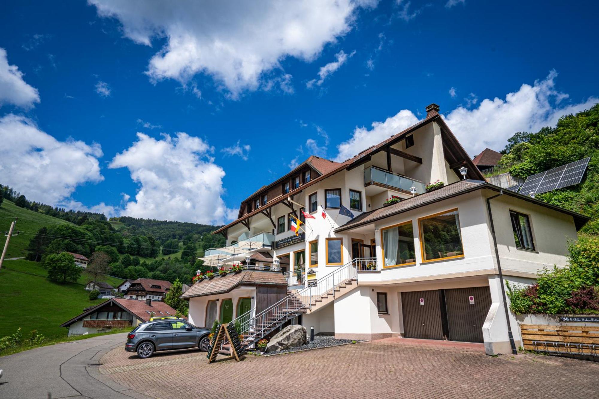 Schwarzwald Hotel Wiedenerhof Exteriör bild